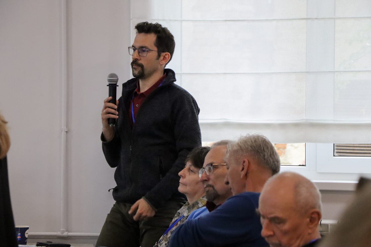 На конференции