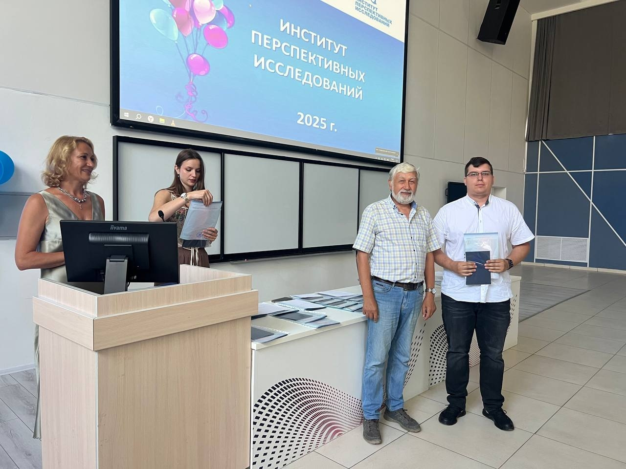 Вручение дипломов выпускникам магистратуры МГИ