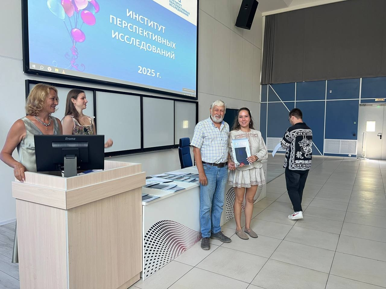 Вручение дипломов выпускникам магистратуры МГИ